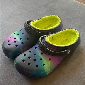 NWT CROCS Kids' Fuzzy Slides - Size 5 Youth